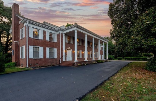 Fort Smith Apartment | Grand Mansion-Royal Crown suite