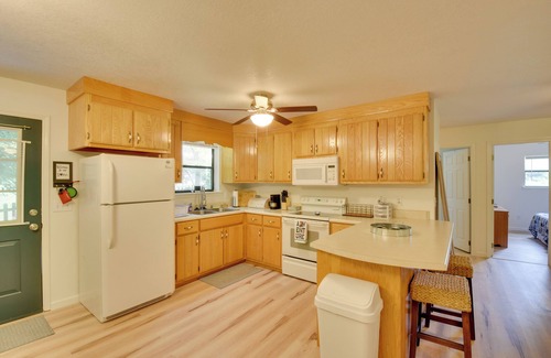 Murphy Cottage | Grand Murphy Cabin w/Fire Pit & Game Room!