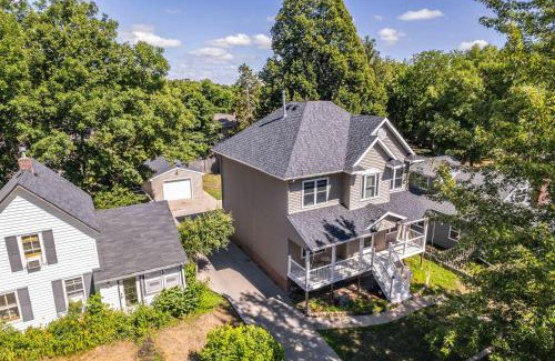 Sioux Falls Villa | Grand Palace