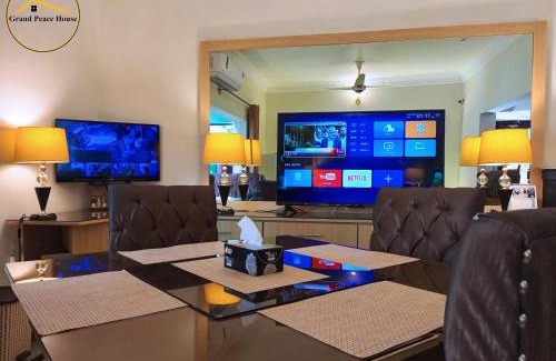 F-7 Sector Bed & Breakfast | Grand Peace House I