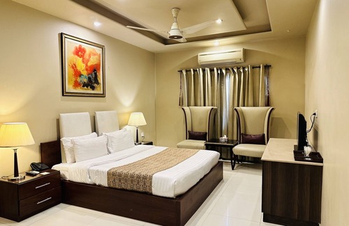 Faisalabad Hotel | Grand Regent Hotel & Suites
