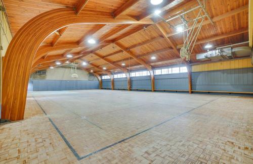 Marshfield House | Grand Rural Wisconsin Retreat Full Indoor Gym