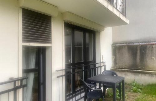 Adamville Apartment | Grand studio avec terrasse et jardin