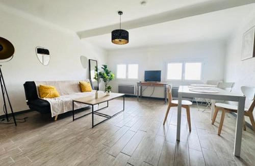 Centre Historique Apartment | Grand T2 50m2 Narbonne centre, vue sur cathédrale