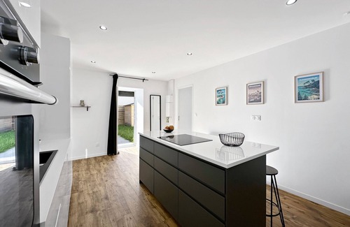 Europe Apartment | Grand T2 récent avec jardin et parking *Ker Prat*