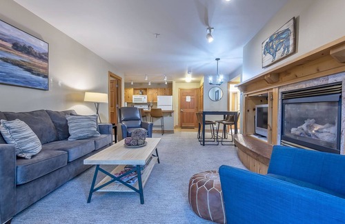 Driggs Condo | Grand Teton & Yellowstone! Hot tubs & Gym! Clean & Updated & Close to Driggs!