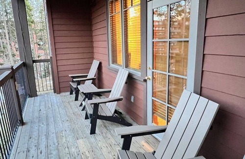 Four O'Clock Condo | Grand timber lodge three bedroom (3) three (3) bath