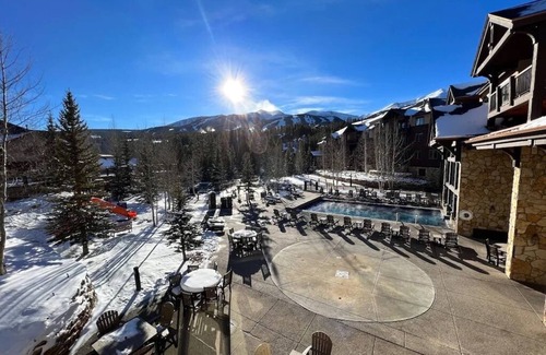 Peak 9 Cabin | Grand Timber Lodge Ski Resort One bedroom King