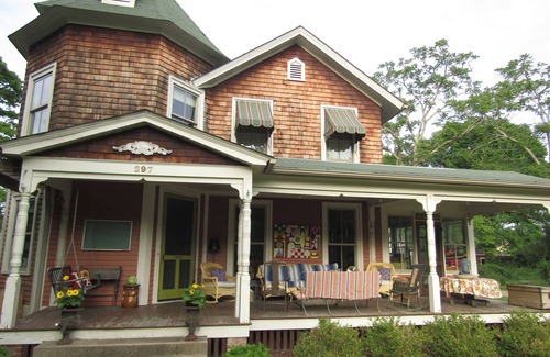 Wakefield-Peacedale House | GRAND VICTORIAN HOME - Historic Downtown Wakefield Village