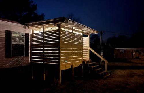 Saint Elmo House | Grandbay Oasis