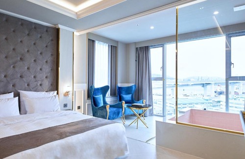 Yeongdo Hotel | Grandbern Hotel