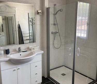 Cornebarrieu Apartment | Grande Chambre meublee