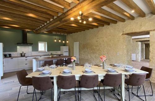 La Mesniere House | Grande maison avec babyfoot et accès handicapé, jusqu'à 13 personnes - FR-1-497-209