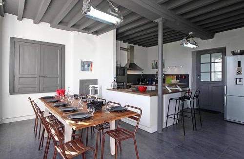 Laleu House | Grande Maison avec Piscine Couverte et WIFI à Laleu - FR-1-497-46