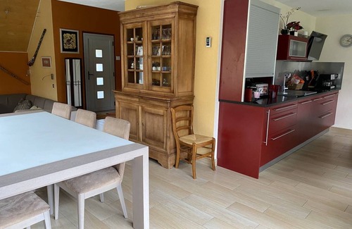 Saint-Cast-le-Guildo House | Grande Maison à 300 m de la Grande Plage sur un Grand Terrain, 5 Chambres Pour 10 Personnes