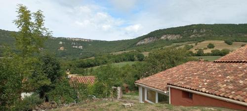 Saint-Beaulize House | Grande maison rustique sur les contreforts du Larzac