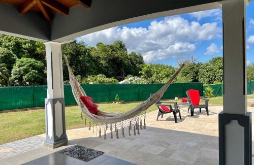 Le Gosier Villa | Grande villa moderne, calme, piscine & jardin