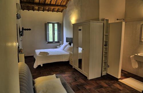 Ostra House | Grande villa storica per vacanze con giardino privato e piscina