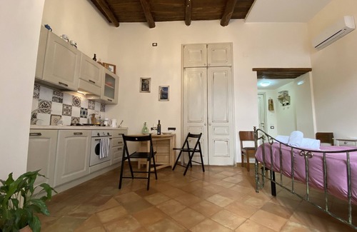Rione Duomo Apartment | GRANDMA LELLA'S HOUSE 1Traditional studio apartment in the historic center