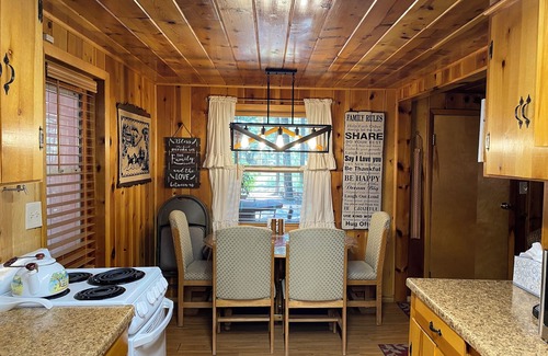 Pinetop-Lakeside Cabin | Grandma's Cabin. Cozy & Relaxing. You won't be disappointed.
