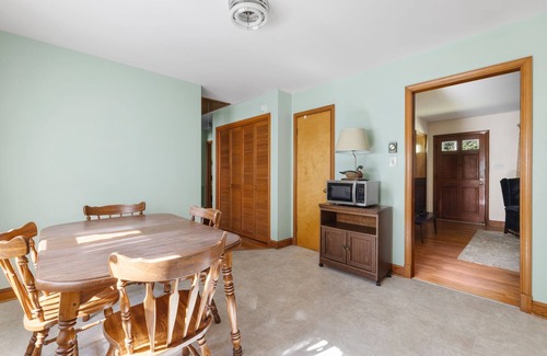 Moseley House | Grandmother's house on 2 sprawling acres in Moseley, VA is waiting for you!