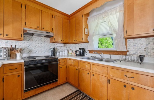 Moseley House | Grandmother's house on 2 sprawling acres in Moseley, VA is waiting for you!