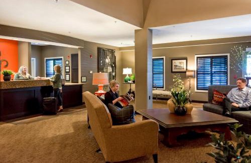 Historic Downtown La Crosse Hotel | GrandStay Hotel & Suites La Crosse