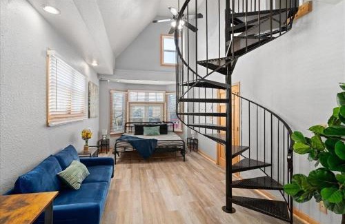 Brewers Hill House | GrandVictorian Sale Sleeps23 ArcadeGameFloor BBQ