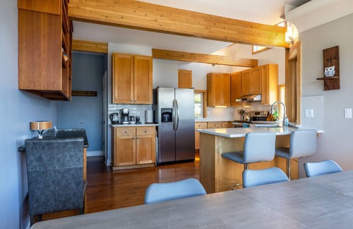 White Salmon House | Grandview 3 Bedroom Home by RedAwning