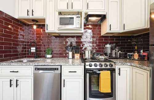 Mount Washington Apartment | Grandview Ave ★ Great Views ★ Newly Remodeled!