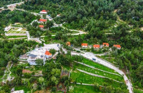 North Governorate Cabin | Graneroverde Resort