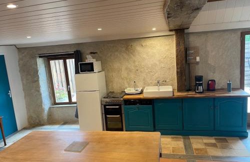 Saint-Etienne-de-Chigny House | Grange de caractère avec cour privée