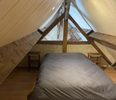 Saint-Etienne-de-Chigny House | Grange de caractère avec cour privée