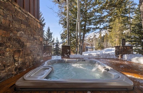 Teton Village House | Granite Ridge Luxury Vacation Paradise-Sleeps 14-Hot Tub #RusticChaletJH