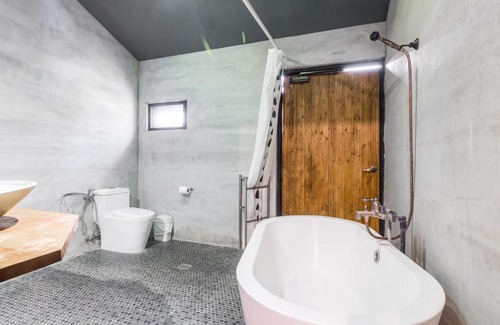 Eluan House | Grass B&B