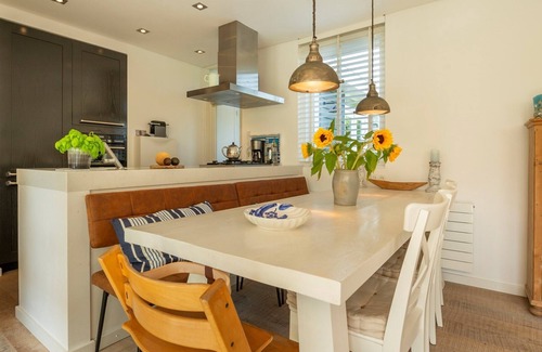 Burgh-Haamstede House | Gravenhof 15 bungalow on holiday park in forest and dune area