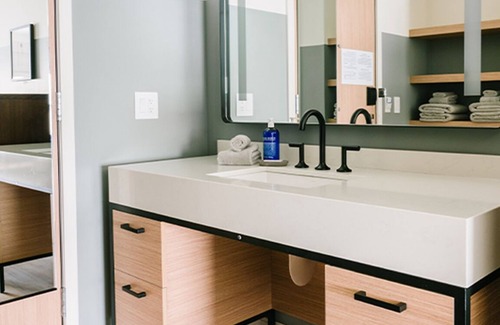 Moab Hotel | Gravity Haus Two Queen Room, Central Location, Dog-friendly Property w/Pool