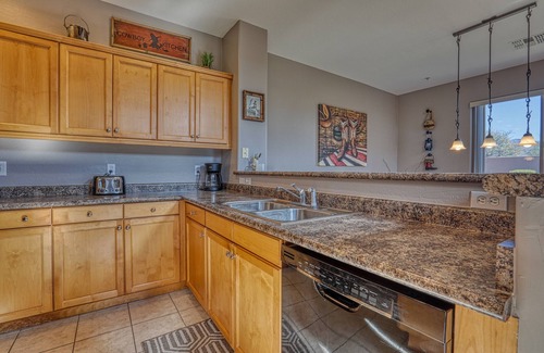 Talon Retreat Condo | Grayhawk Retreat: 1700 sq. ft2BR Luxe Townhome - Pool, HotTub & Mountain View’s