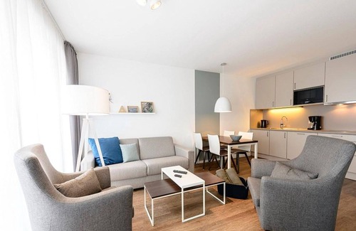 Bensersiel Apartment | Great 3-room vacation apartment in a quiet location with south-facing terrace near the beach -