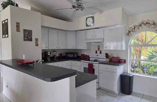 Englewood East House | Great 4-bedroom house in Englewood with pool, on a canal, 15 min. from beach.