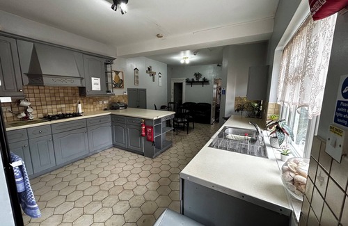 Streatham House | Great 6 bedroom house with outdoor space