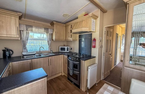 Great Yarmouth House | Great 6 berth caravan for hire at Cherry Tree Holiday Park in Norfolk ref 70801C