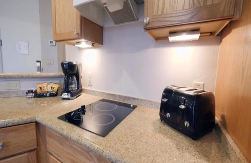 Oak Creek Apartment | Great Amenities for Groups! Pool, Bbq Facilities, Close to Sedona Trail Zen