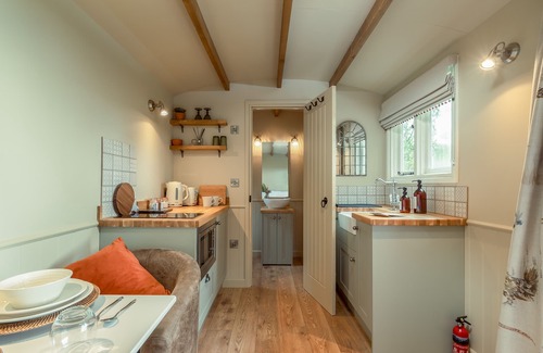 Bradford-on-Avon Bed & Breakfast | Great Ashley Farm B&B and Shepherds Huts