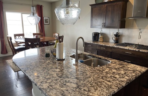 Southeast Boise House | Great for BSU Parents, Micron Employees, Two Families, Multi-Generational Groups