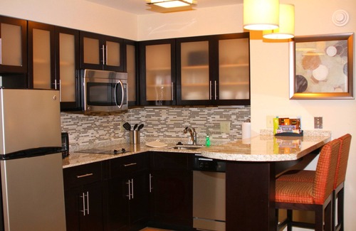 Liverpool Condo | Great for Business Travelers! Free Breakfast + Business Center | 1 Bedroom Suite Near Syracuse