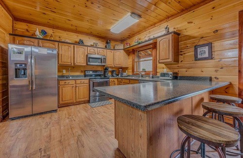 Cosby Cabin | Great for Groups - Heated Pool, Theatre, Tickets