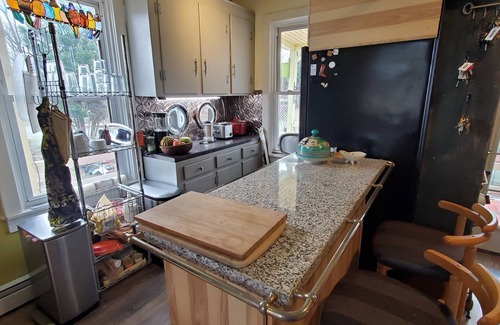 Frederick House | Great Frederick Fair, In the Street Weekend, Sleeps 6, OSP, Grill, Chiminea