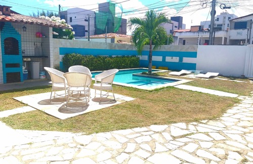 Jardim America House | Great house with pool 500m from the sea