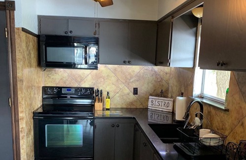 Hoyt House | GREAT LAKE FRONT HOUSE WITH DOCK ON EUFAULA